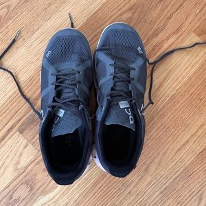 On Running Cloud 5 Running Shoes